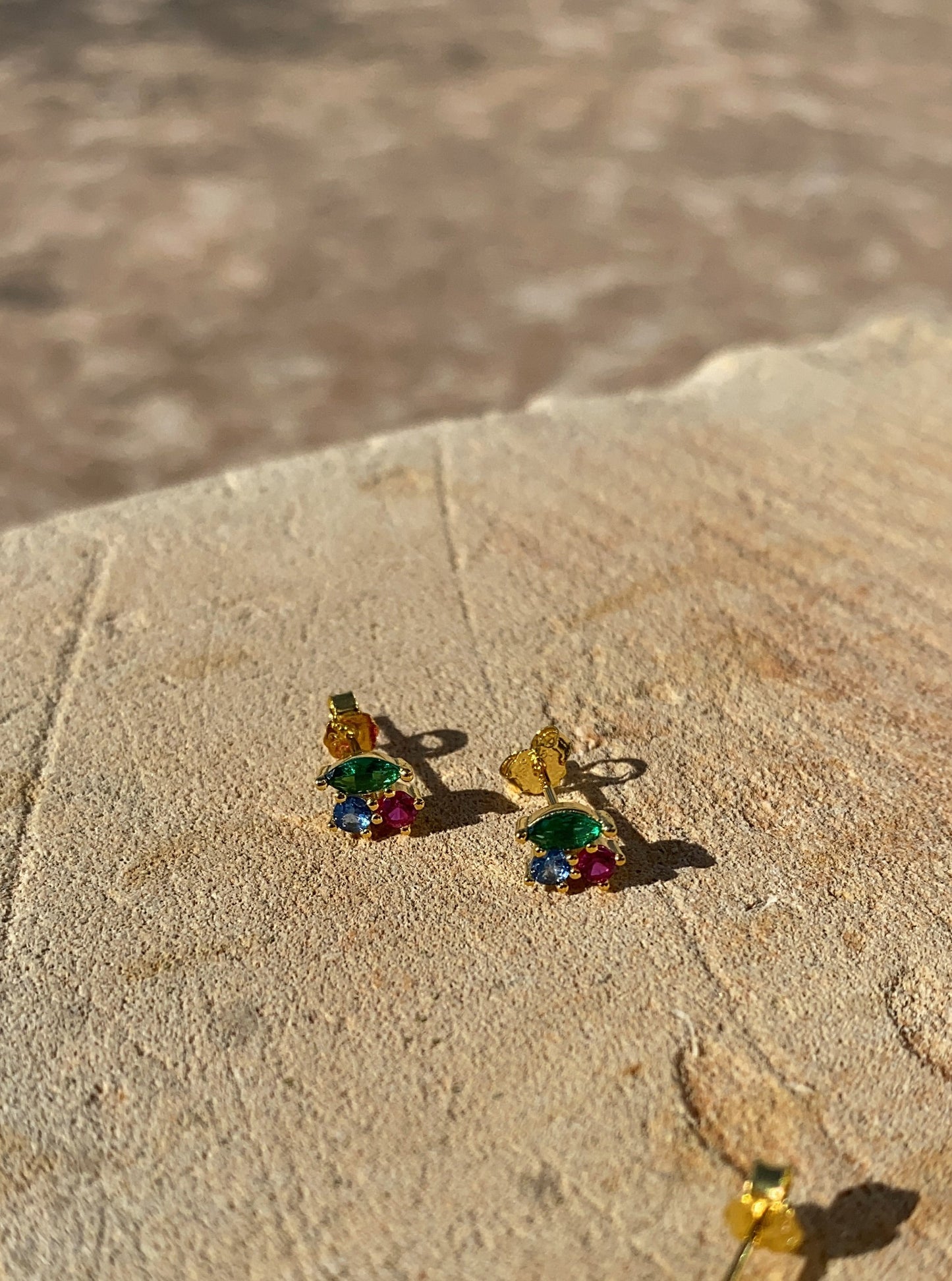 Anġolina, Ġolina and Ġola studs