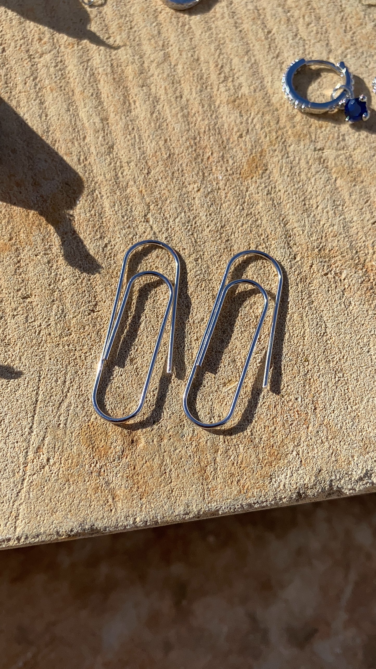 Ġiġa paperclip earrings